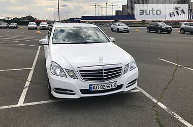 Седан Mercedes-Benz E-Class 2012 в Киеве