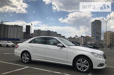 Седан Mercedes-Benz E-Class 2012 в Киеве