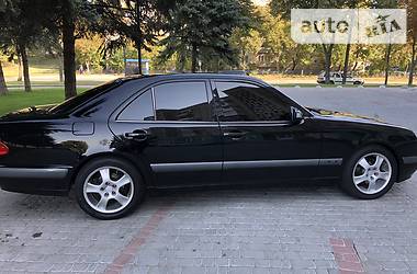 Седан Mercedes-Benz E-Class 2001 в Могилів-Подільському