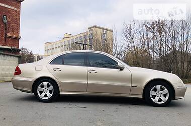 Седан Mercedes-Benz E-Class 2003 в Черновцах