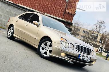 Седан Mercedes-Benz E-Class 2003 в Черновцах