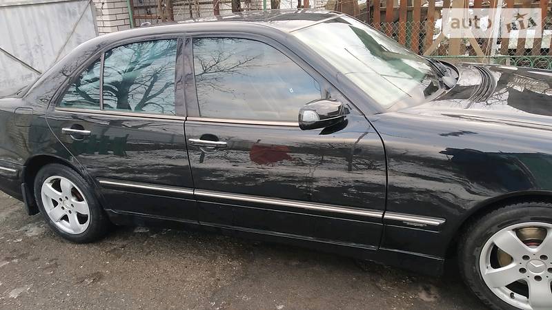 Седан Mercedes-Benz E-Class 2001 в Вінниці