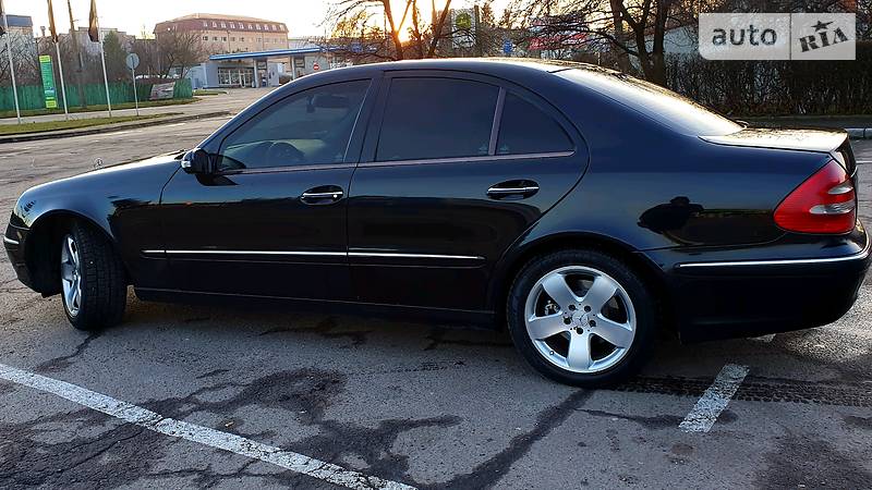 Седан Mercedes-Benz E-Class 2002 в Луцьку