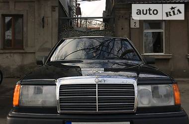 Седан Mercedes-Benz E-Class 1990 в 