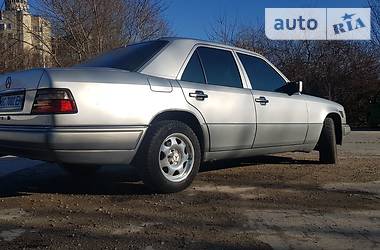 Седан Mercedes-Benz E-Class 1994 в 