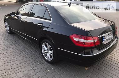 Седан Mercedes-Benz E-Class 2011 в Луцьку