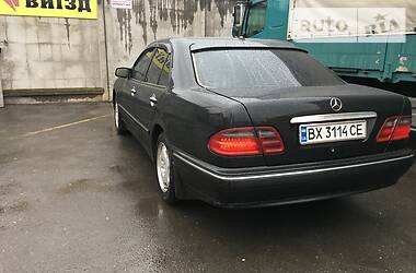 Седан Mercedes-Benz E-Class 2000 в Хмельницькому