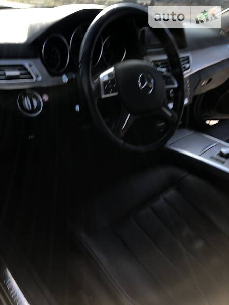 Седан Mercedes-Benz E-Class 2014 в Иршаве
