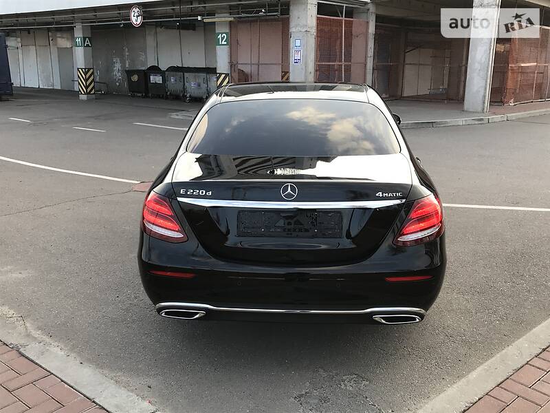 Седан Mercedes-Benz E-Class 2018 в Києві