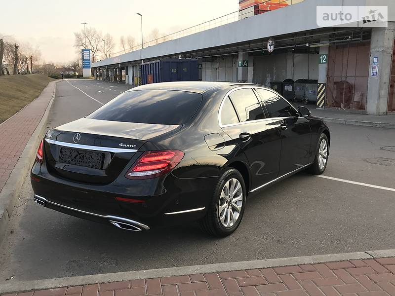 Седан Mercedes-Benz E-Class 2018 в Києві