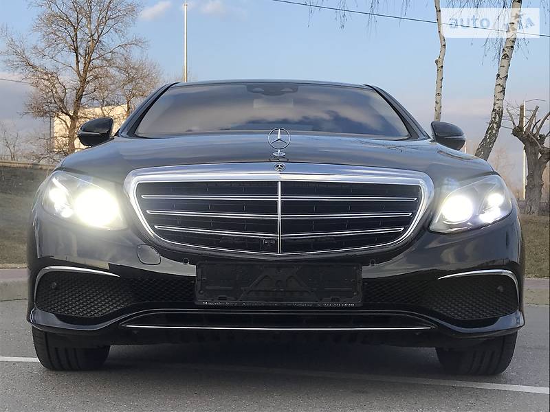 Седан Mercedes-Benz E-Class 2018 в Києві