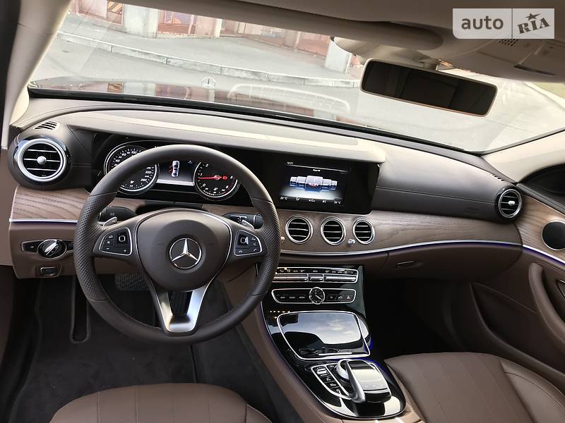 Седан Mercedes-Benz E-Class 2018 в Києві