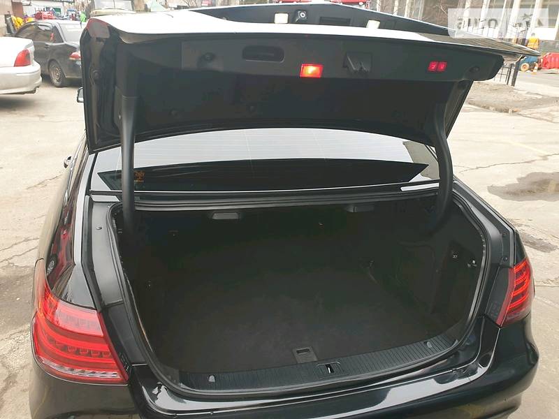 Седан Mercedes-Benz E-Class 2016 в Києві