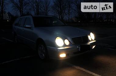 Універсал Mercedes-Benz E-Class 2001 в 