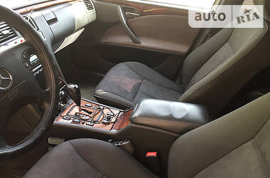 Седан Mercedes-Benz E-Class 2000 в 