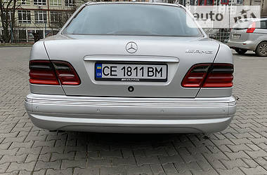 Седан Mercedes-Benz E-Class 2000 в 