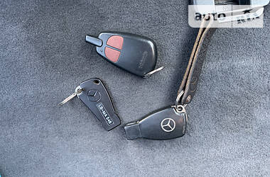 Седан Mercedes-Benz E-Class 2000 в 
