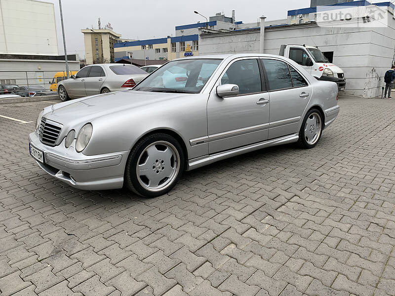 Седан Mercedes-Benz E-Class 2000 в Чернівцях