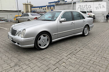 Седан Mercedes-Benz E-Class 2000 в 