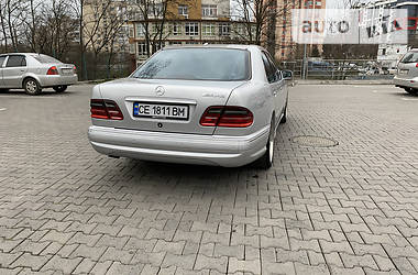 Седан Mercedes-Benz E-Class 2000 в 