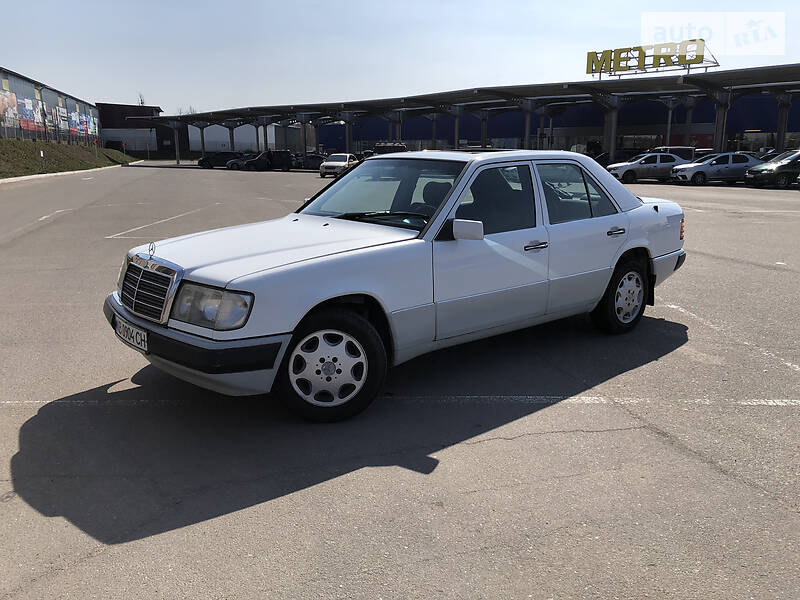 Седан Mercedes-Benz E-Class 1991 в Вінниці