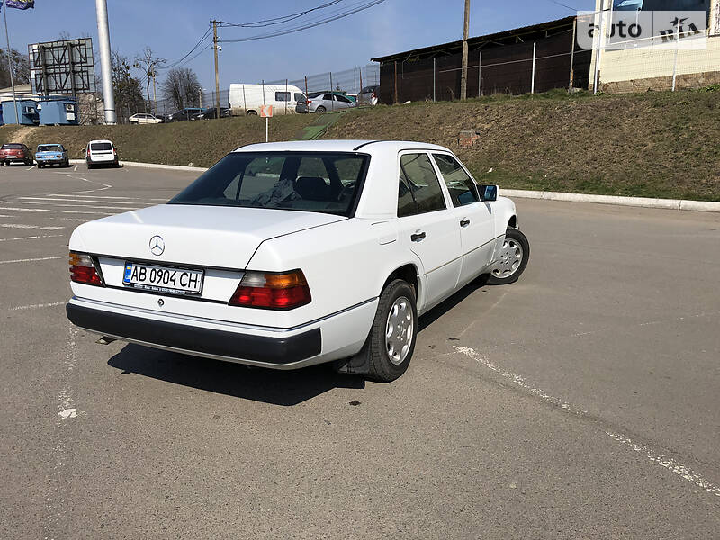 Седан Mercedes-Benz E-Class 1991 в Вінниці