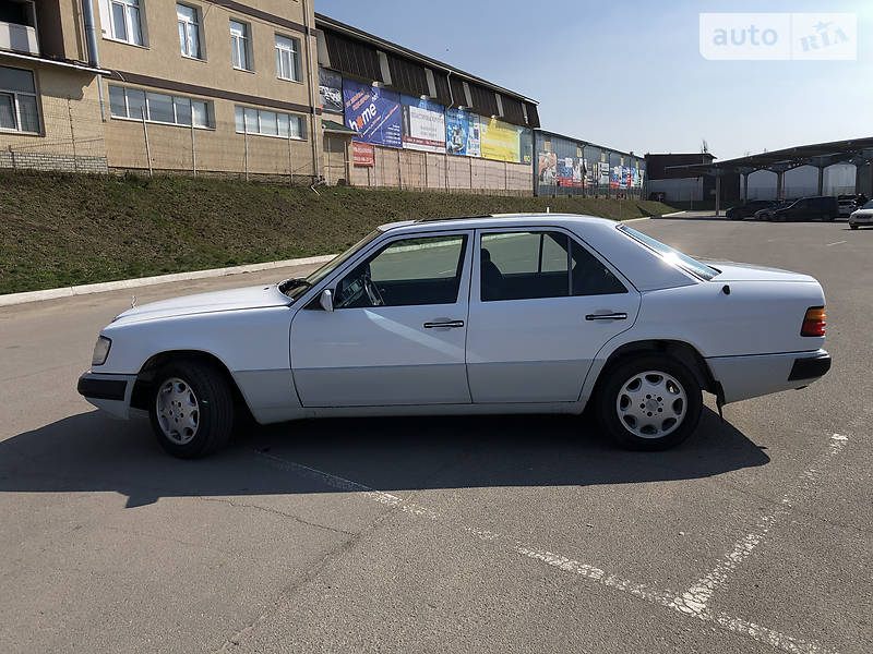Седан Mercedes-Benz E-Class 1991 в Вінниці