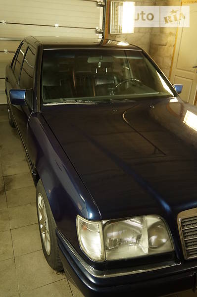 Седан Mercedes-Benz E-Class 1995 в Білій Церкві