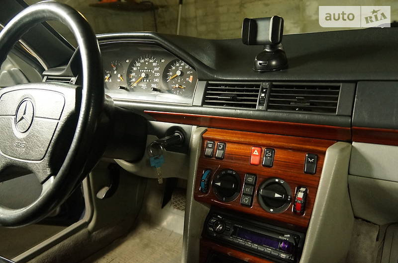 Седан Mercedes-Benz E-Class 1995 в Білій Церкві