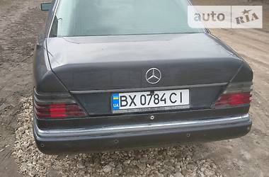 Седан Mercedes-Benz E-Class 1991 в Волочиске