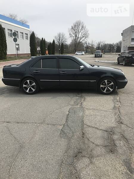 Седан Mercedes-Benz E-Class 1996 в Кропивницькому