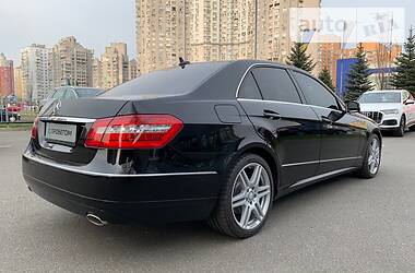 Седан Mercedes-Benz E-Class 2011 в 