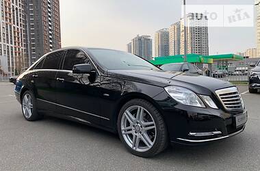 Mercedes-Benz E-Class 2011 Mercedes-Benz E-Class 2011