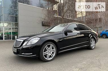 Седан Mercedes-Benz E-Class 2011 в 
