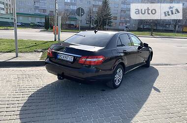 Седан Mercedes-Benz E-Class 2010 в 