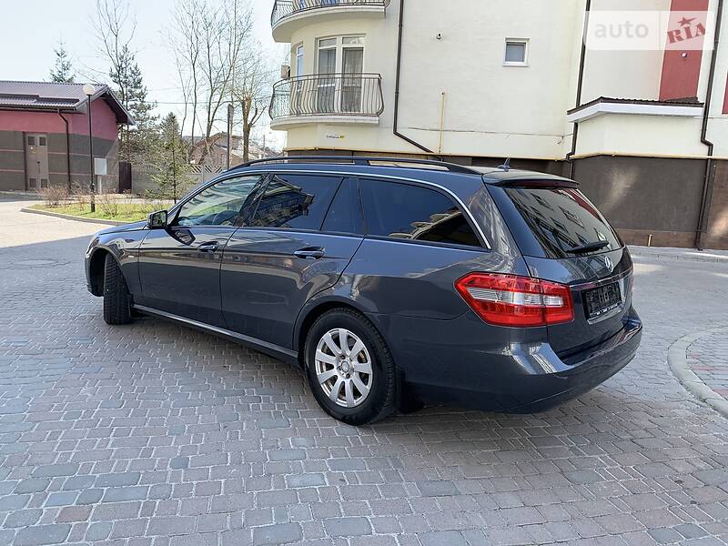 Універсал Mercedes-Benz E-Class 2011 в Івано-Франківську