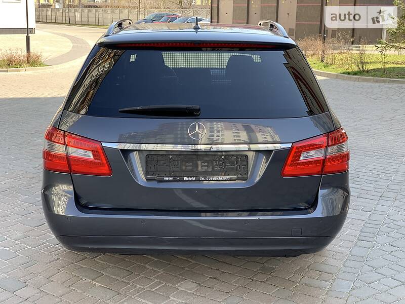 Універсал Mercedes-Benz E-Class 2011 в Івано-Франківську