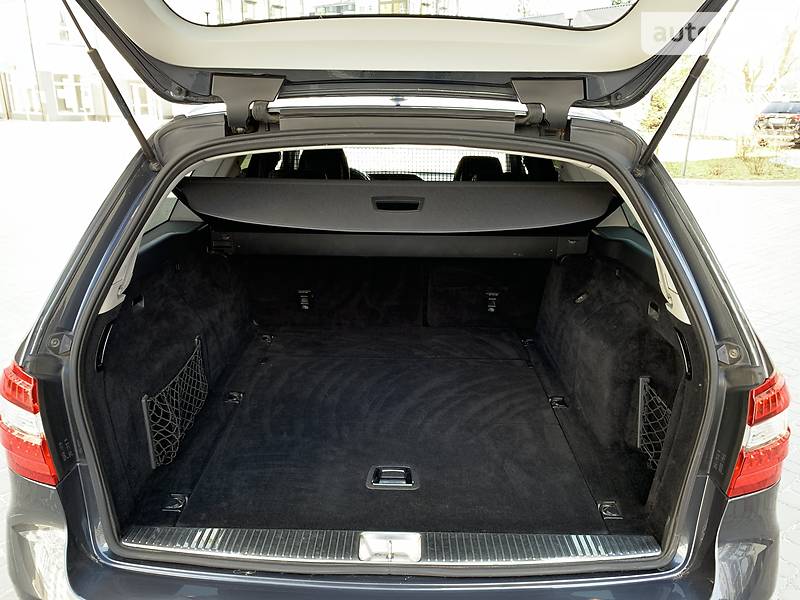 Універсал Mercedes-Benz E-Class 2011 в Івано-Франківську