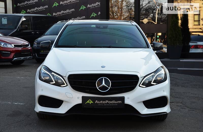 Седан Mercedes-Benz E-Class 2012 в Києві