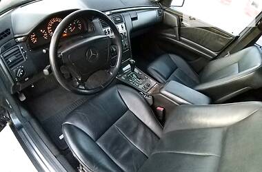 Седан Mercedes-Benz E-Class 2000 в 