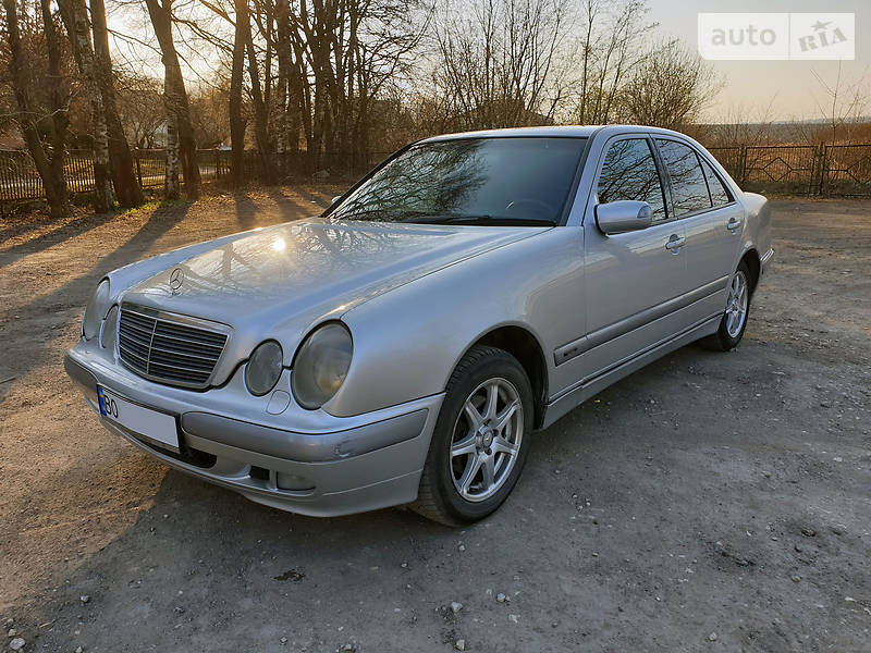 Седан Mercedes-Benz E-Class 2001 в Тернополі