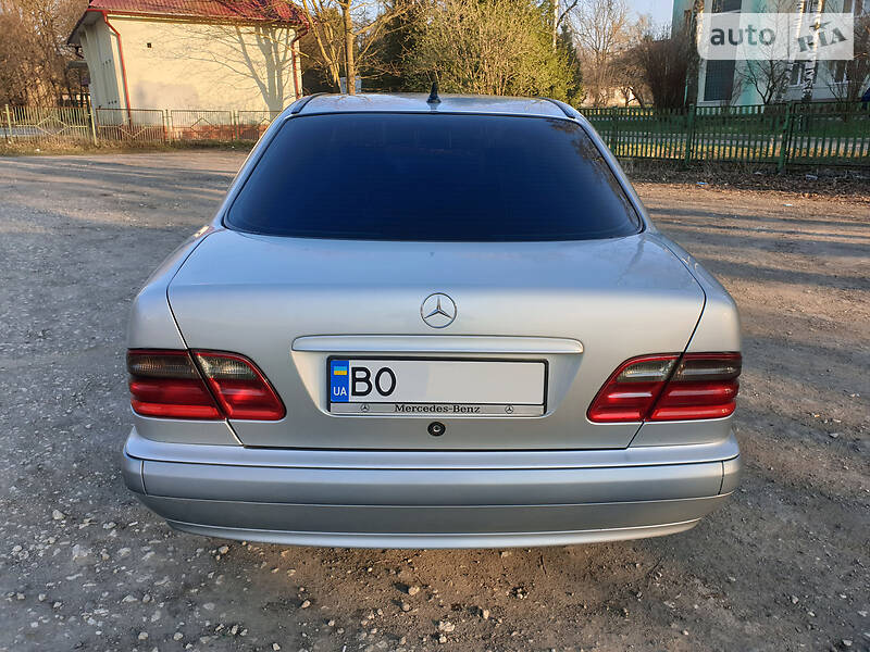 Седан Mercedes-Benz E-Class 2001 в Тернополі