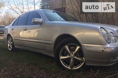 Седан Mercedes-Benz E-Class 2000 в 