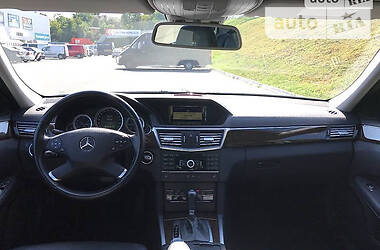 Седан Mercedes-Benz E-Class 2010 в Дніпрі