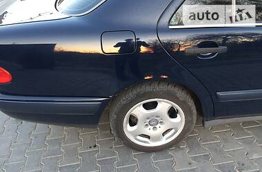 Седан Mercedes-Benz E-Class 1999 в 