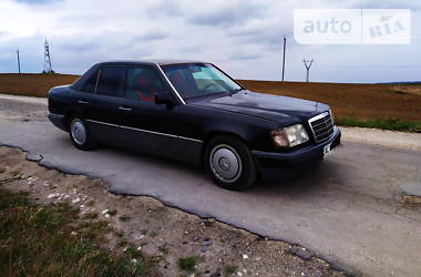 Седан Mercedes-Benz E-Class 1993 в 