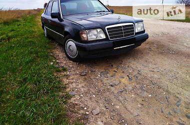 Седан Mercedes-Benz E-Class 1993 в 