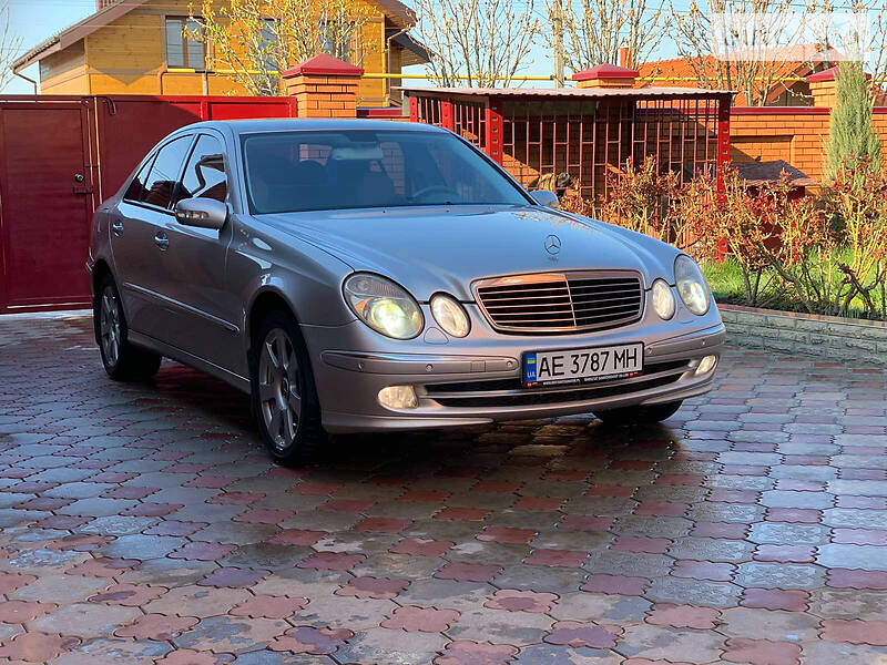 Седан Mercedes-Benz E-Class 2003 в Днепре