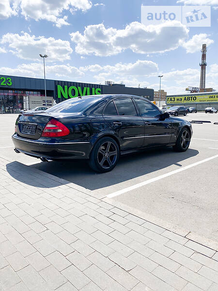 Седан Mercedes-Benz E-Class 2003 в Києві