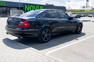 Седан Mercedes-Benz E-Class 2003 в 